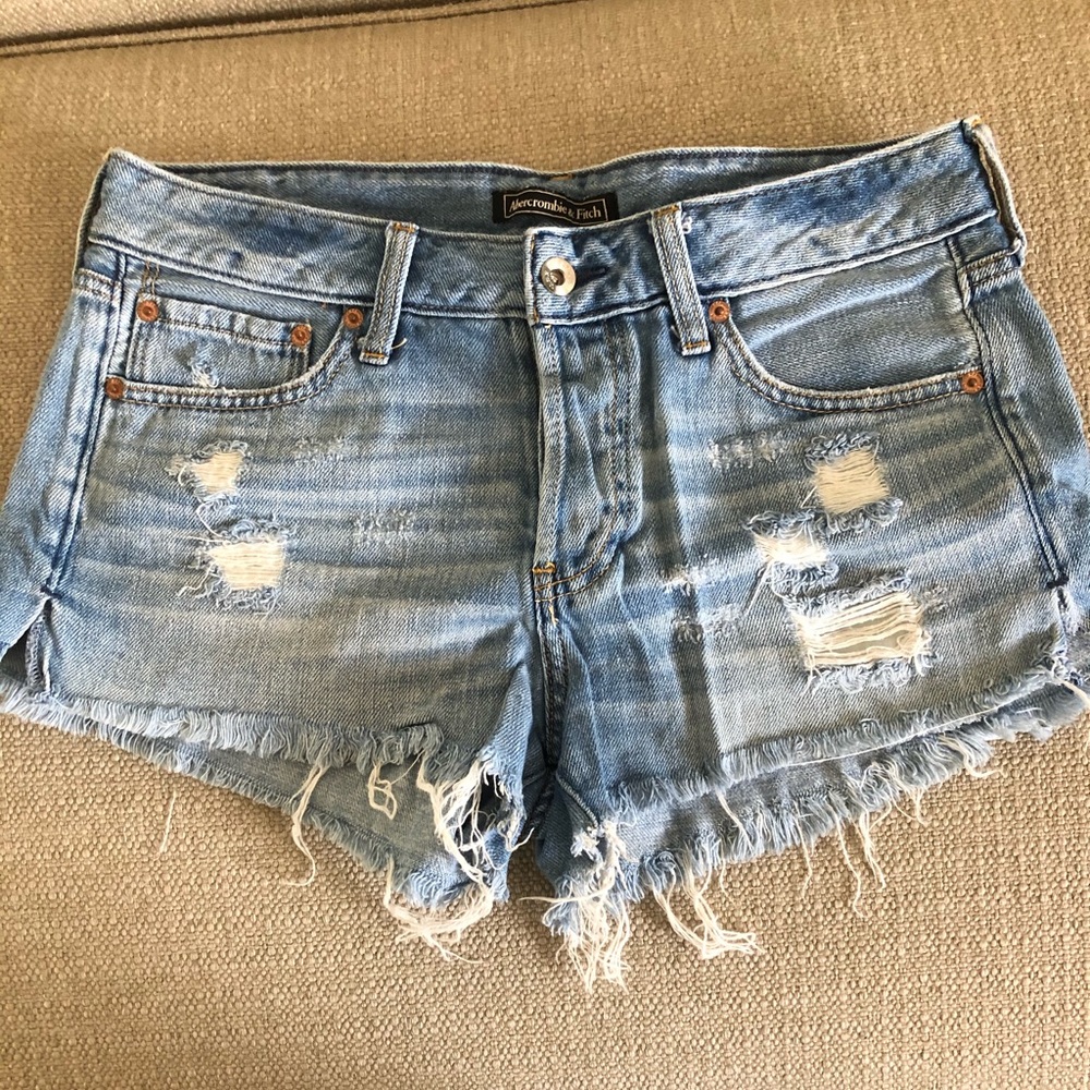 Abercrombie Shorts. Size 28